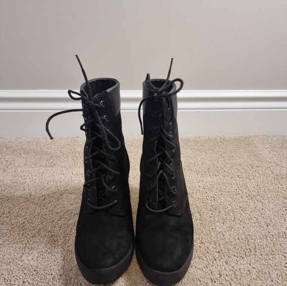 Timberland Snow Boots - Picture 2 of 9